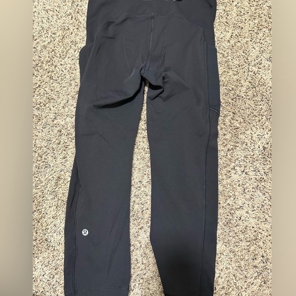Sale Lululemon black leggings size 6 EUC- excellent condition!! - Picture 6 of 6